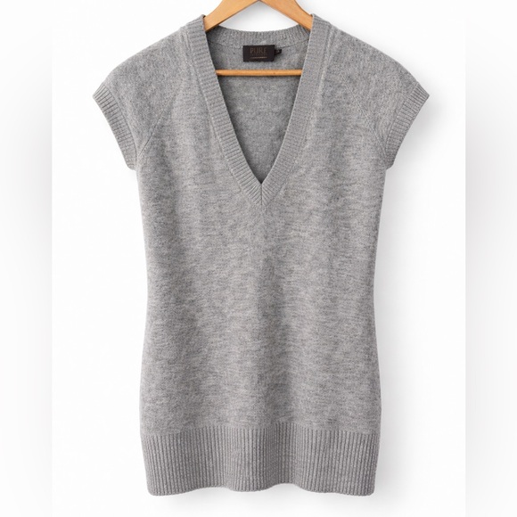 Pure Collection Jackets & Blazers - Pure Collection Light Gray 100% Cashmere Sweater